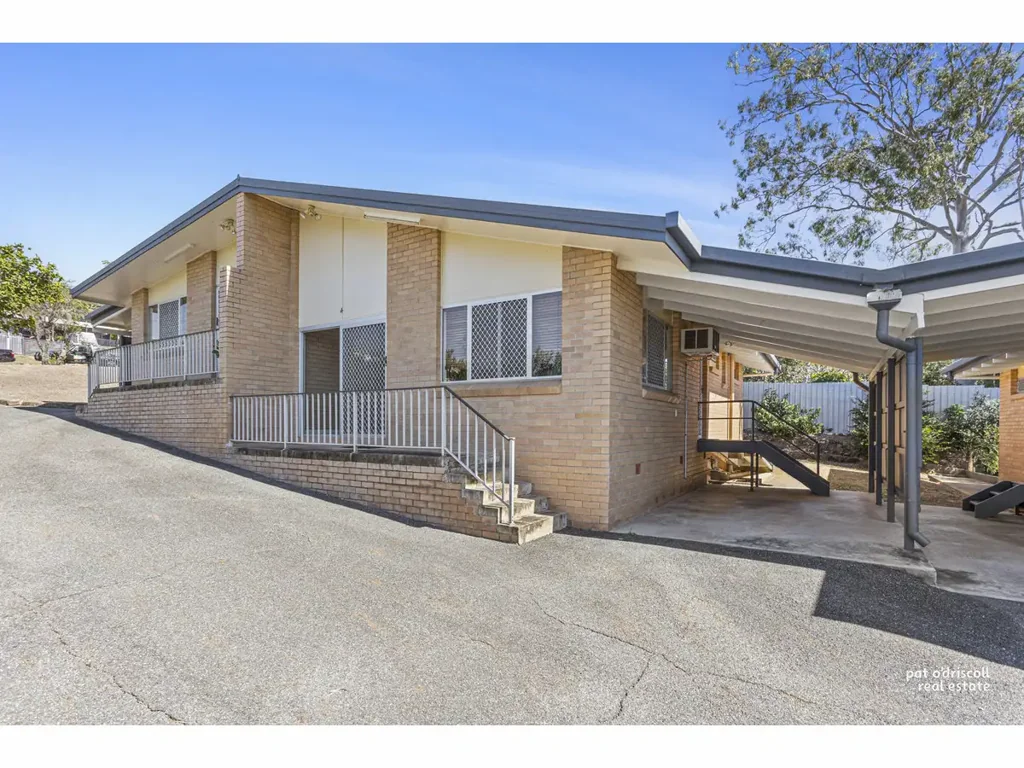 FURNISHED AND FULL OF CHARACTER
