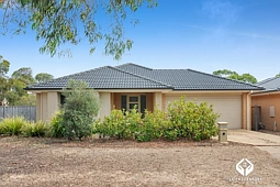 2 Fifth Avenue, Point Cook