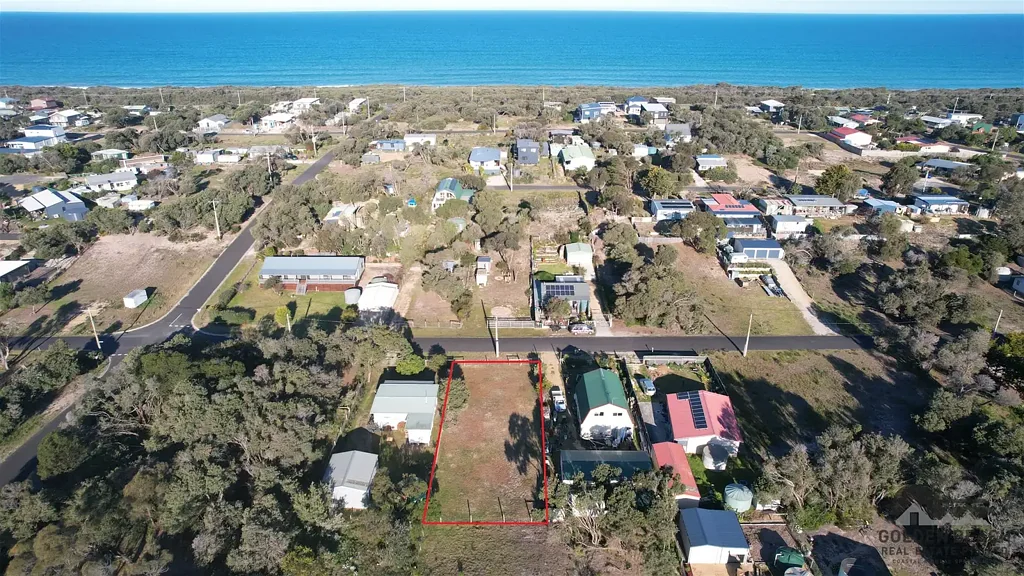 Golden Beach Flat, Clear, Fenced and Perfect!