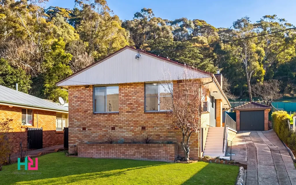 Lithgow 4બેડરૂમ Fully Renovated Family Home with Views on 917sqm