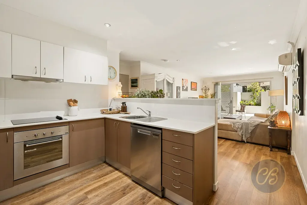 Mcdowall 2Habitaciones Ground Floor Apartment with Expansive Courtyard Living