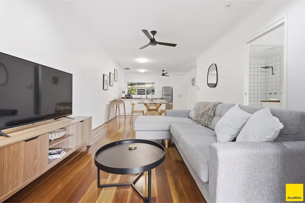 Palm Cove 2Moenga PALM COVE LIVING | JUST MOMENTS FROM THE BEACH