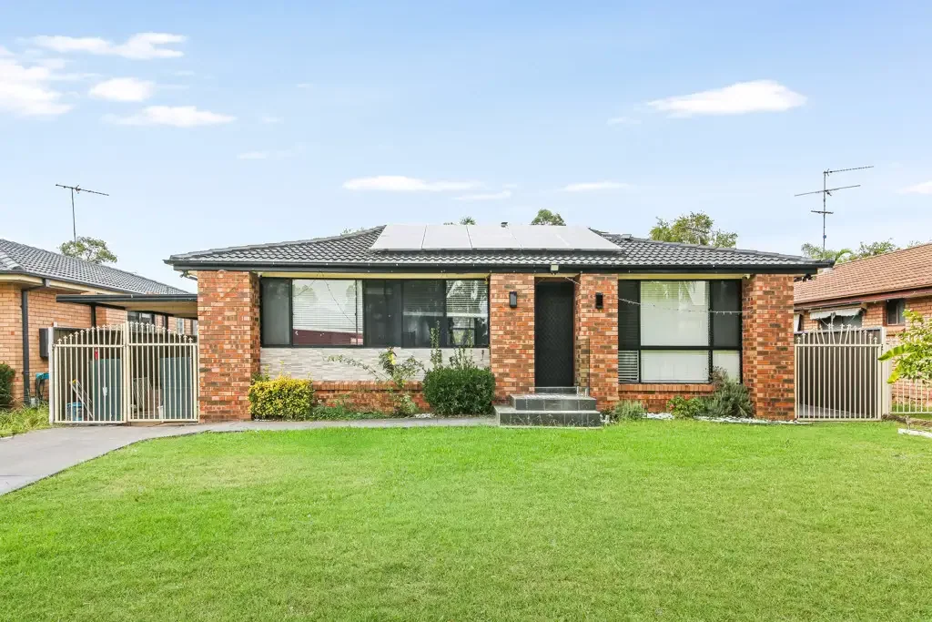 Family Home with Pool & Outdoor Kitchen in Prime Quakers Hill Location