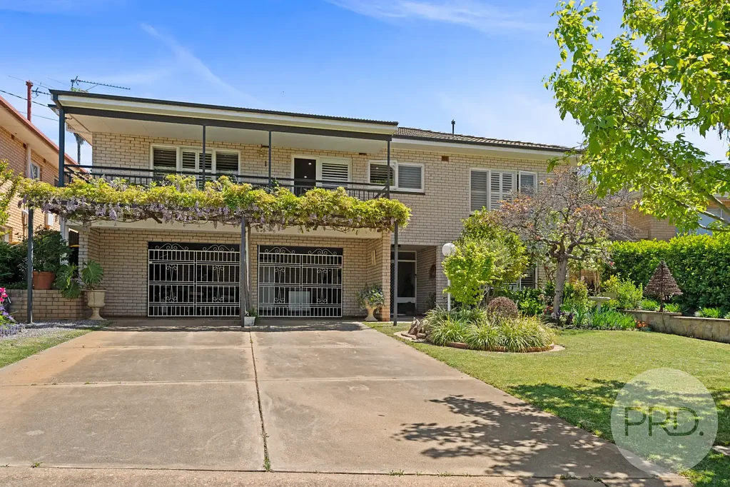 84 Meadow Street, Kooringal, NSW 2650