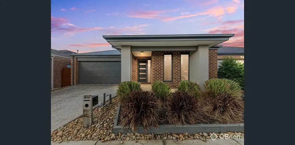 Modern Comfort and Convenience in Clyde North