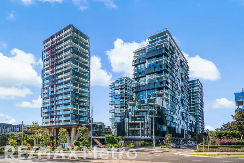 **For Lease | Fully Furnished 1 Bedroom + Study Apartment with Secure Parking