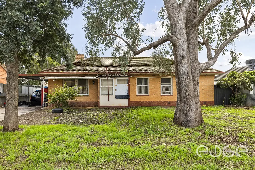 Elizabeth Downs 3Kwarto Renovate, Reimagine or Redevelop on 710sqm!