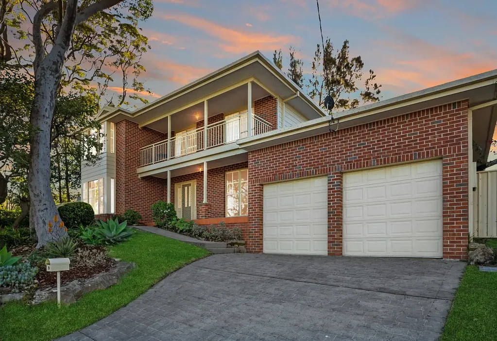 Berowra 4 Bedroom Warm & Welcoming Family Home – North-Facing Rear Yard