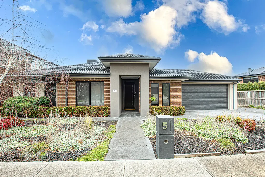 Greenvale 4 Slaapkamer Modern Family Living in a Premier Greenvale Location