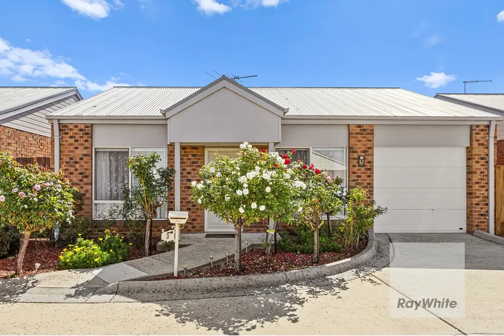 South Morang 2房 55岁以上社区 低维护住宅 宽敞明亮客厅 功能齐全厨房 主卧步入式衣帽间 私人庭院 安全单车库 社区餐厅 紧急按钮 CCTV监控 Peaceful Over 55's Living with Private Courtyard and Garage