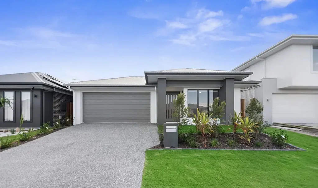 Greenbank 4 Bedroom Modern Family Living in Prestigious Everleigh Estate - 1 Year Young Home!