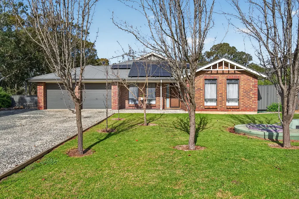 Leasingham 5房  Where spacious living meets lifestyle on Wakefield Road!