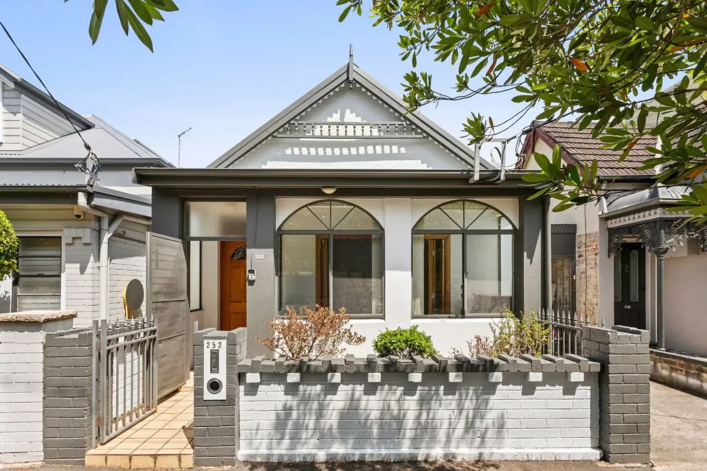 Leichhardt 3Kwarto Gorgeous Freestanding Character Cottage