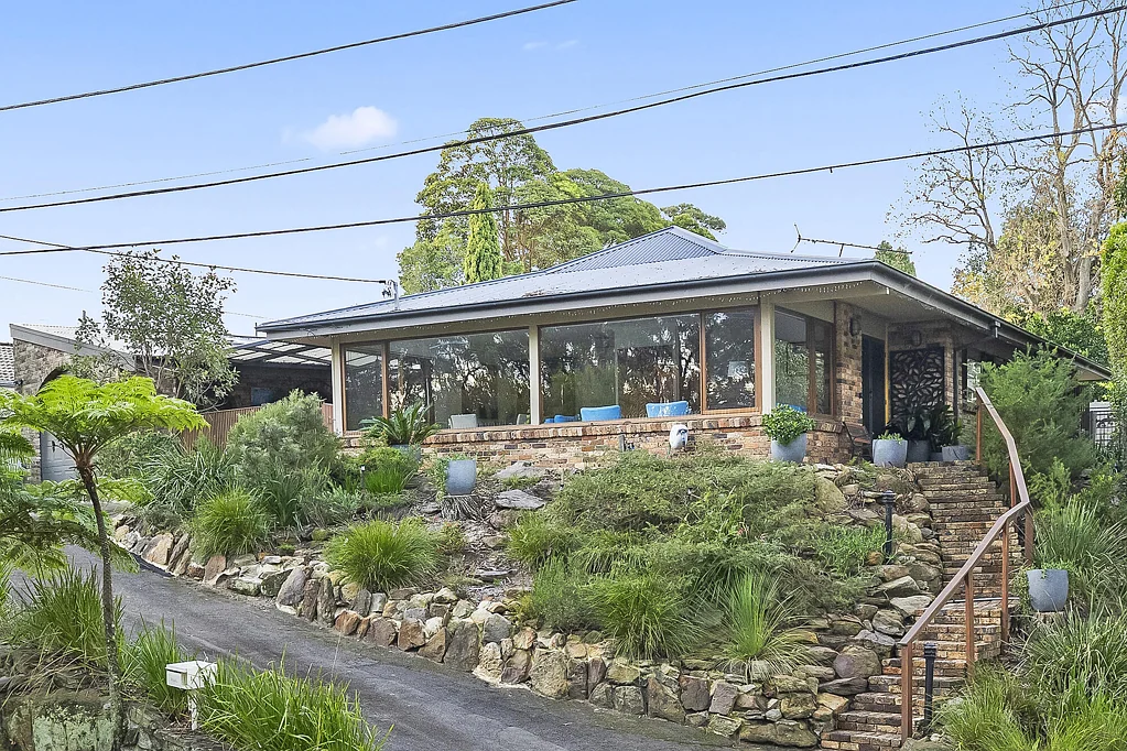Westleigh 4chambre A private world framed by endless outlooks and an effortless lifestyle