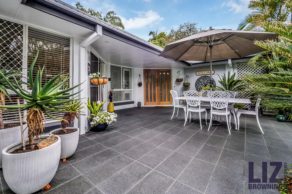 6 Kagoola Close, Chapel Hill, QLD 4069