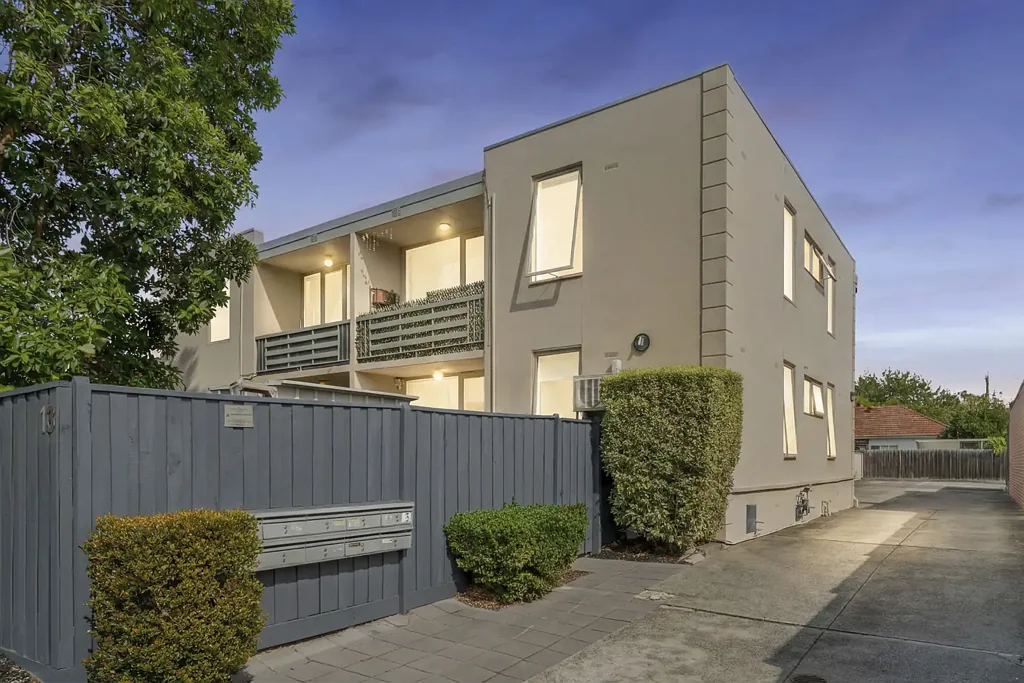 2/13 Elm Grove, Mckinnon, VIC 3204
