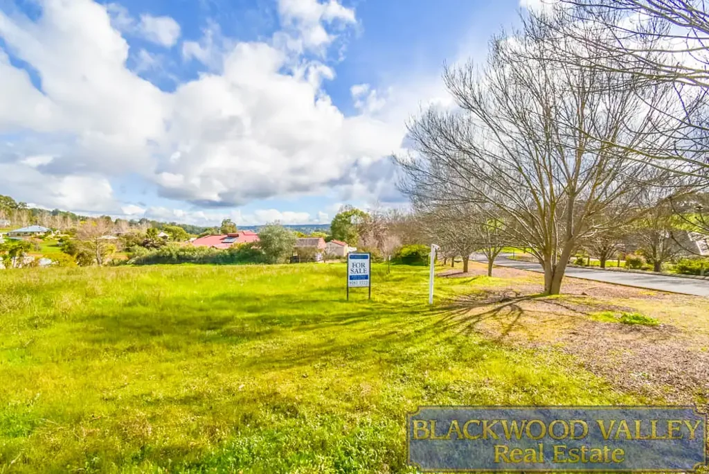 Kangaroo Gully UNDER OFFER UNDER OFFER