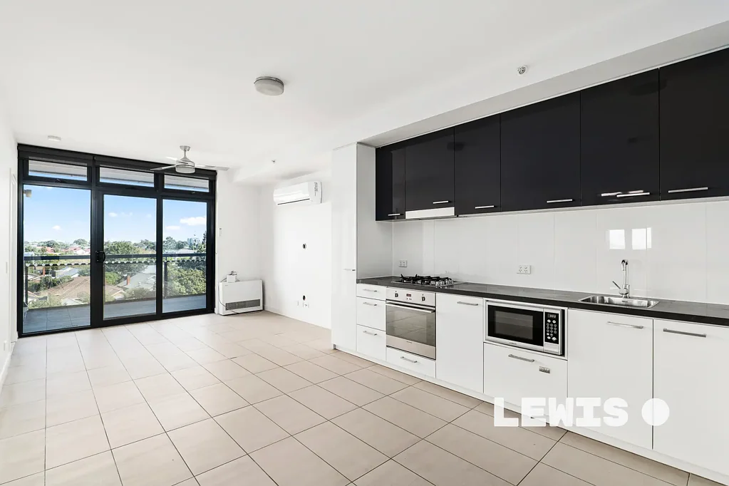 Coburg 2Zimmer Stylish & Light-Filled Apartment - A Smart Investment Opportunity