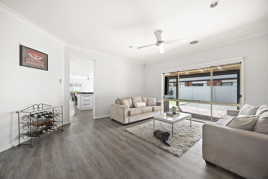 Caroline Springs 5ਬੈੱਡਰੂਮ Parkside Elegance with Family Comfort and Outstanding Entertaining