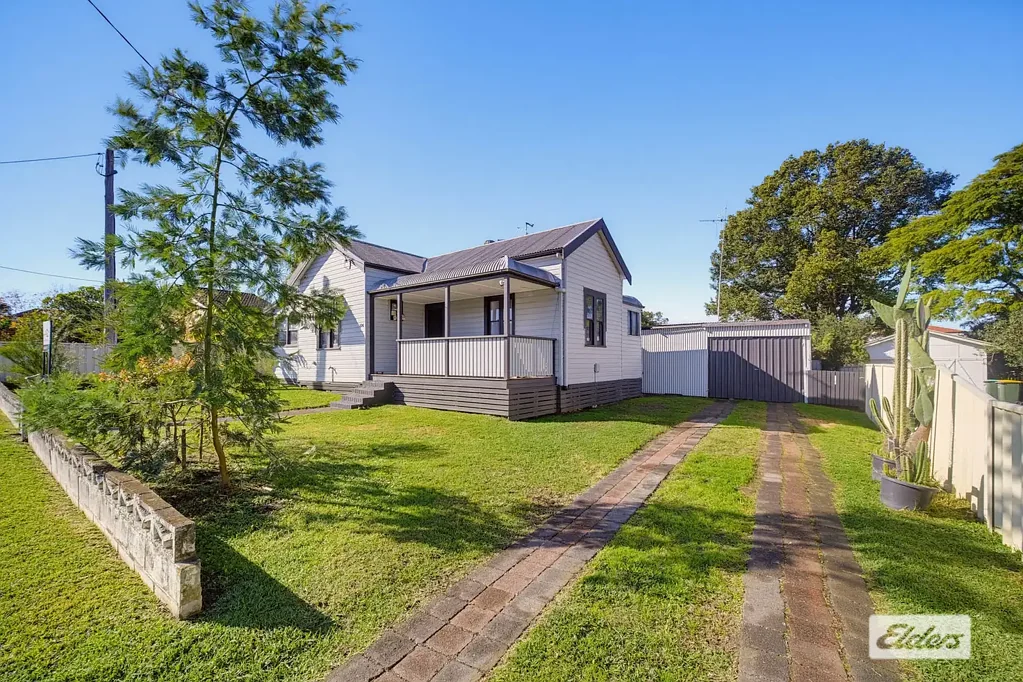 Taree 3Kwarto Charming Early 20th century Residence in the Heart of Town