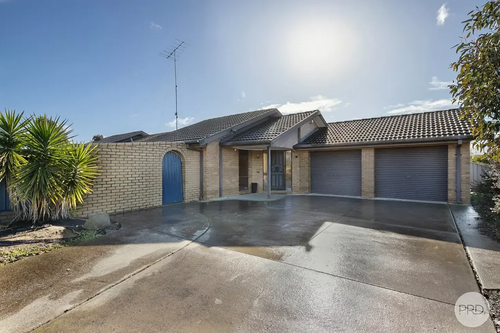 Delacombe 4房  Spacious Family Home with Development Potential (STCA)