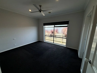 51 MANIKATO DRIVE, Drouin, VIC 3818, 4房, 2浴, House