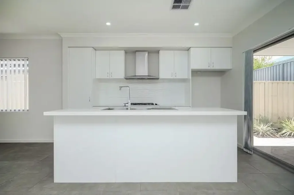 Aubin Grove 4ห้องนอน NEWISH BUILT HOME ON A LOW MAINTENANCE BLOCK - CENTRALLY LOCATED!