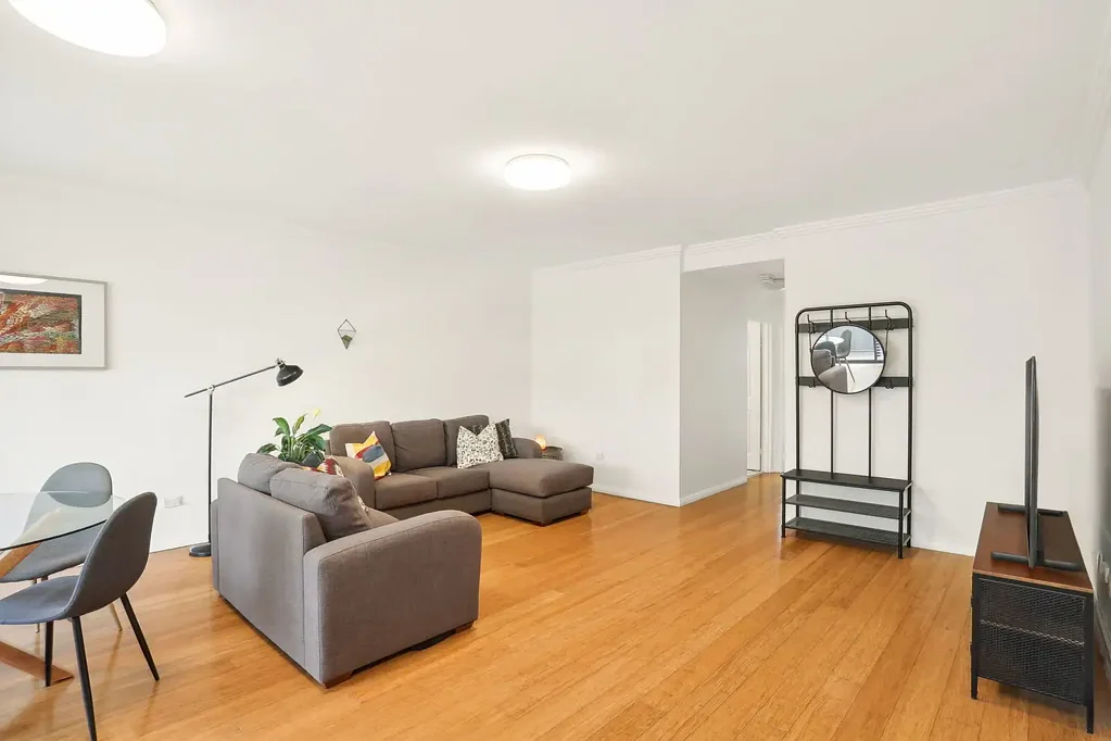 Inviting Two Bedroom Apartment