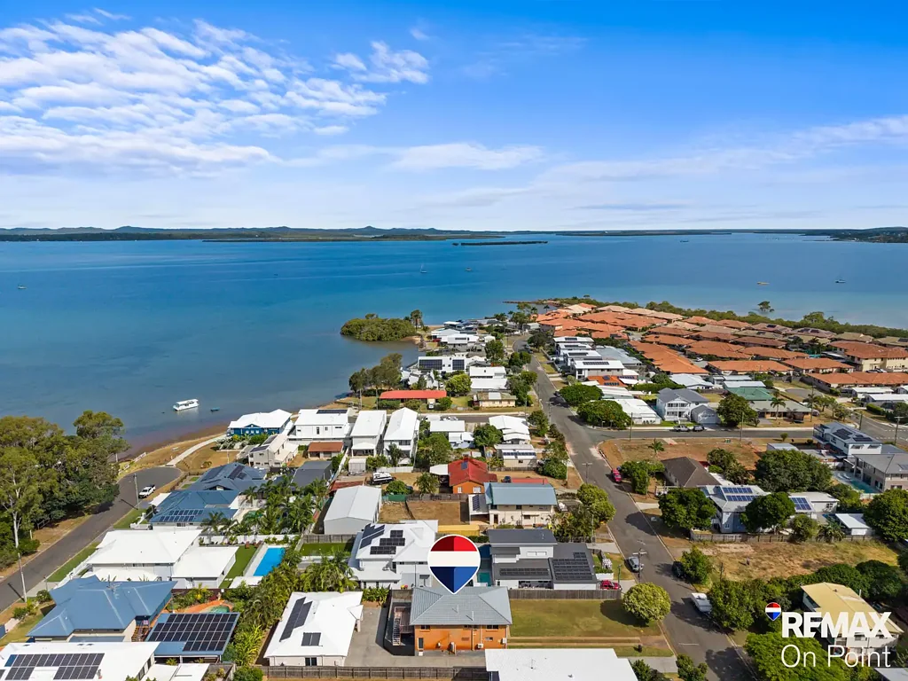 Victoria Point 6房  两处居所。一个产权。1214平方米，无限生活方式可能。  HUGE PRICE REDUCTION! Two Homes. One Title. Endless Lifestyle Possibilities on 1,214m²