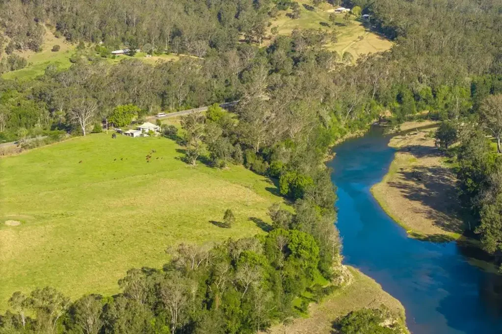 Ellenborough BECOME SELF-SUFFICIENT, ENJOY OUTDOOR LIVING