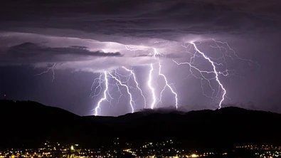 雷暴+暴雨预警！未来7小时，奥克兰将迎恶劣天气，或引发局部洪涝