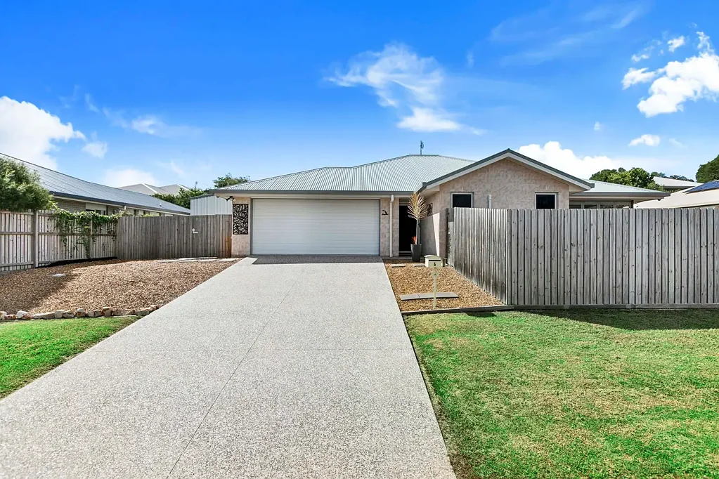 6 Banbury Court, Urraween, QLD 4655