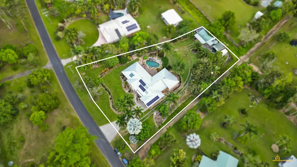 Gordonvale 4房  Lifestyle Acreage with Mountain Views and Resort-Style Living