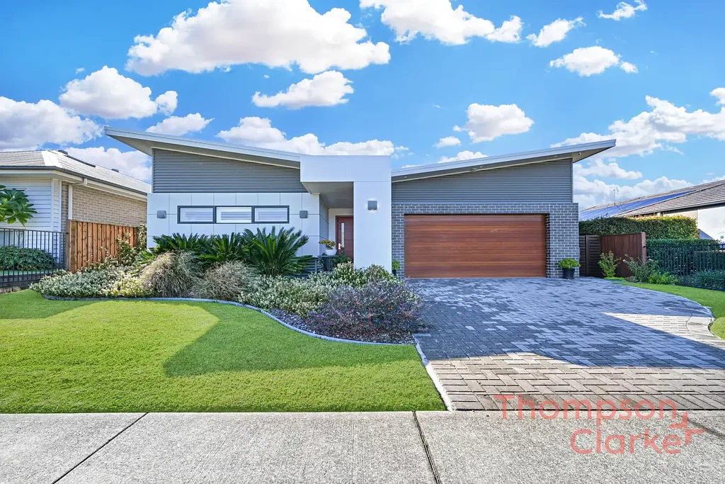 17 Grand Parade, Rutherford, NSW 2320