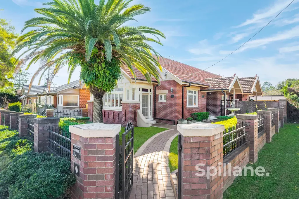 Cooks Hill 5Phòng ngủ Timeless Elegance Meets Modern Family Living