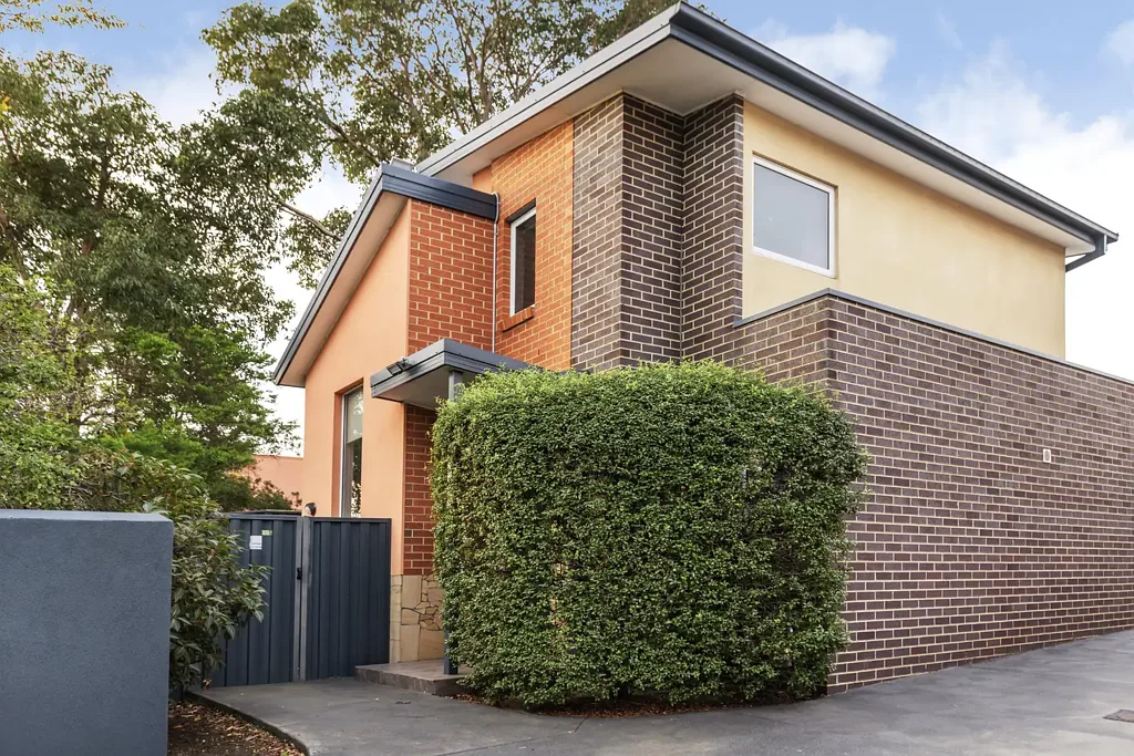 Stylish and Light Filled with Private Courtyard