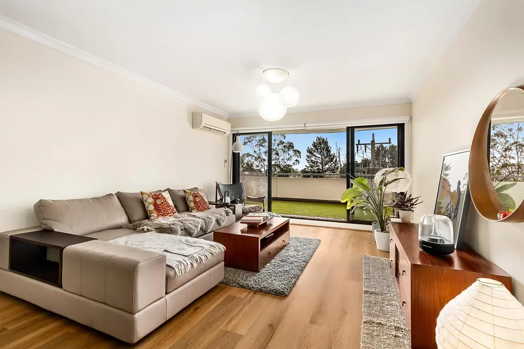 Doncaster East 2Zimmer Spacious Contemporary Living in the Coveted EDSC Zone