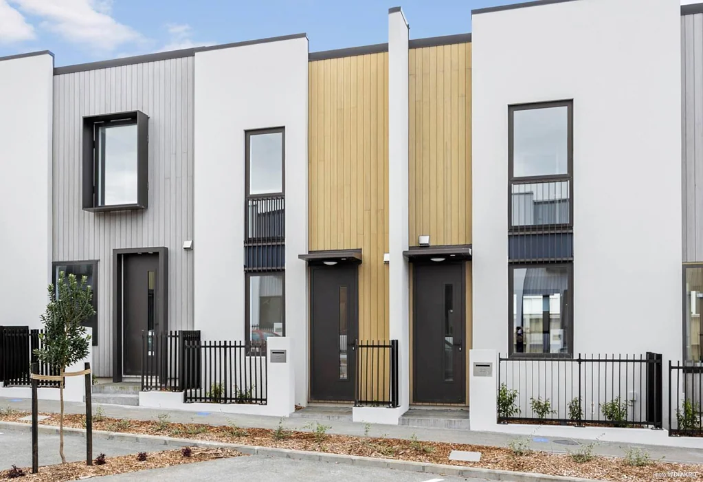 This is a furnished modern 2 bedrooms townhous...