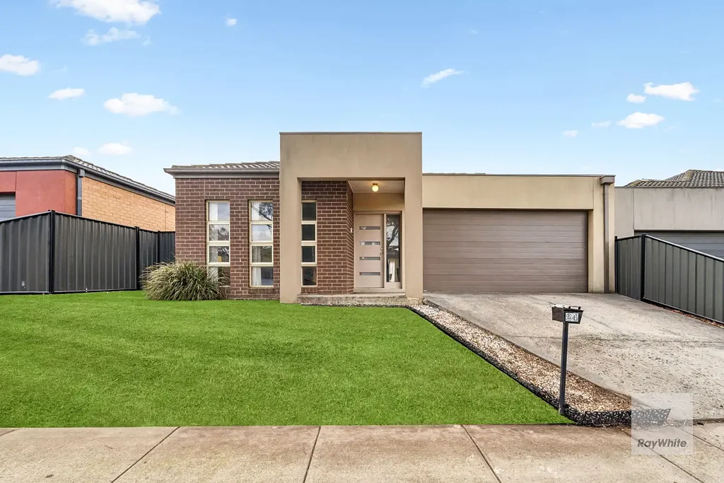 24 Grosvenor Crescent, Derrimut, VIC 3026