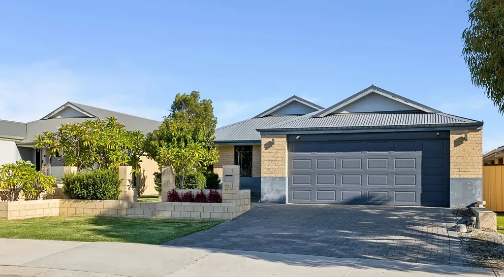 28 Lauderdale Ramble, Carramar, WA 6031