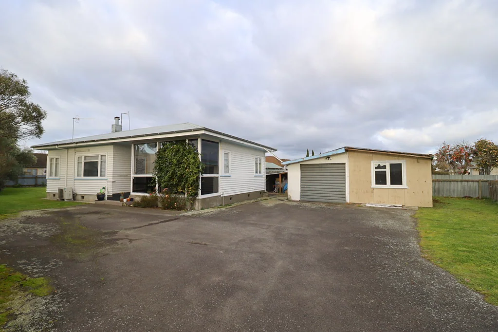 Saint Leonards 2 Bedroom Large 1100m2 (approx) section - 2 bedroom home!