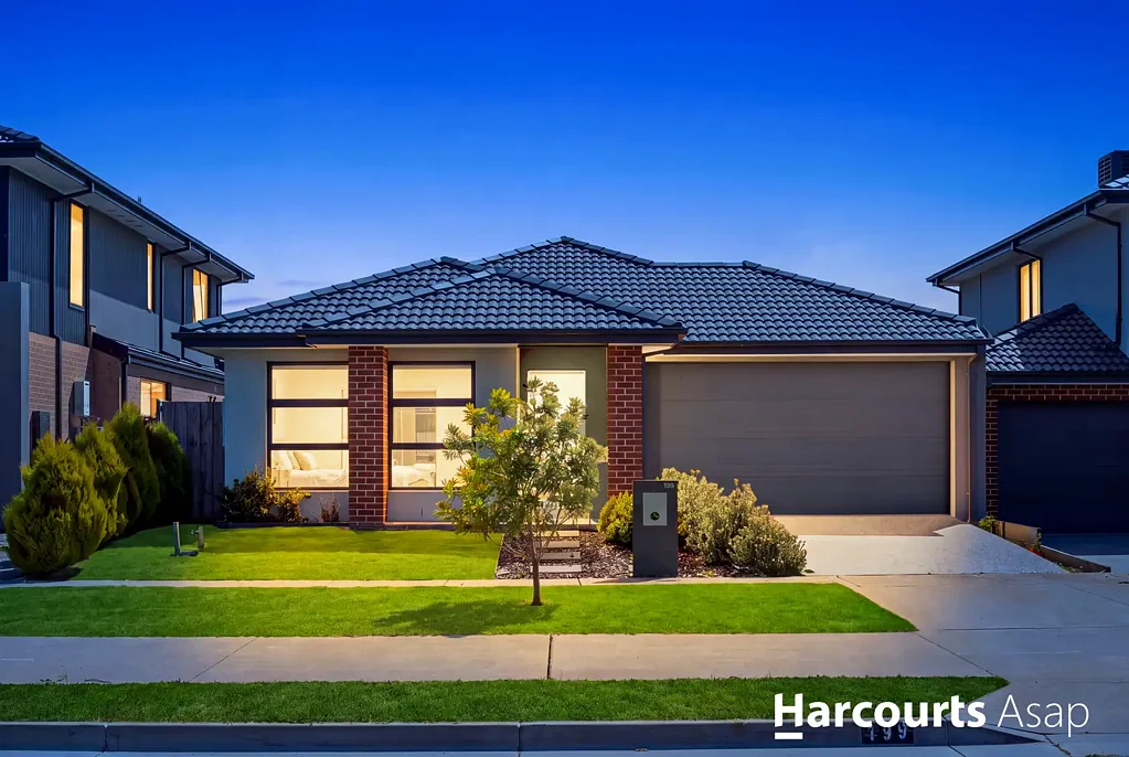 Cranbourne East 3房 朝东近新家庭住宅，多重生活空间！ East Facing Near New Family Home with Multiple Living!