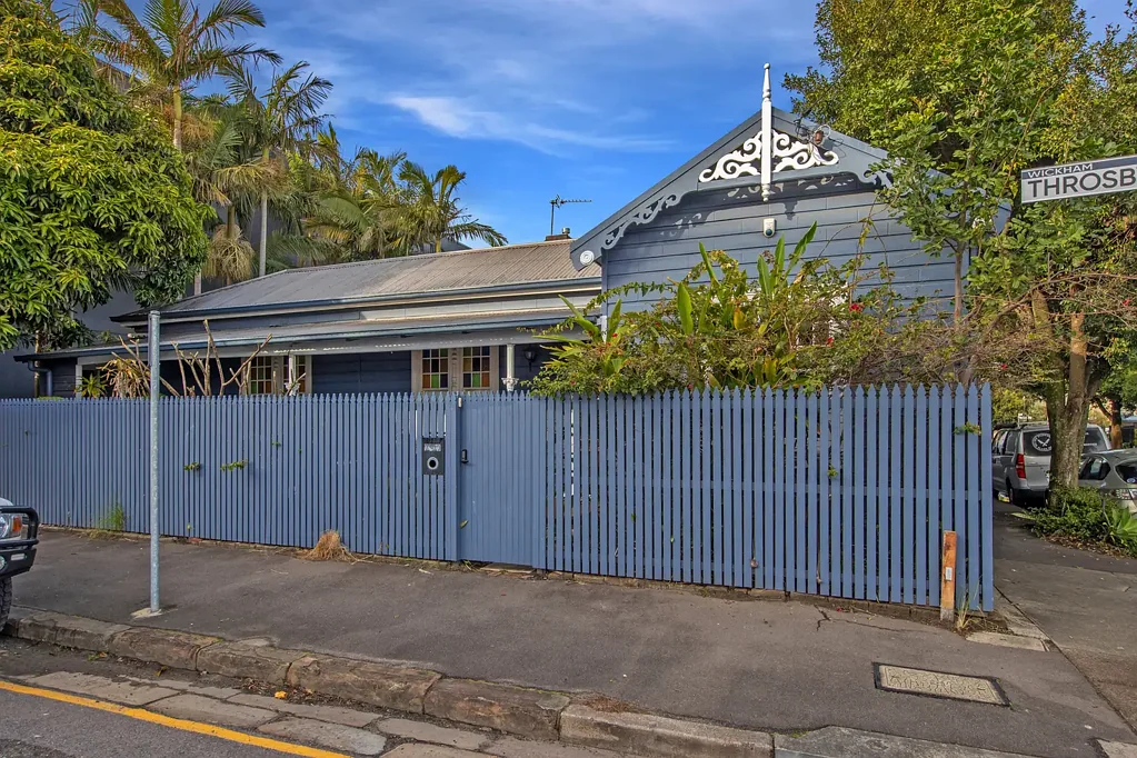 Wickham 4ਬੈੱਡਰੂਮ AN INNER CITY CLASSIC SANCTUARY