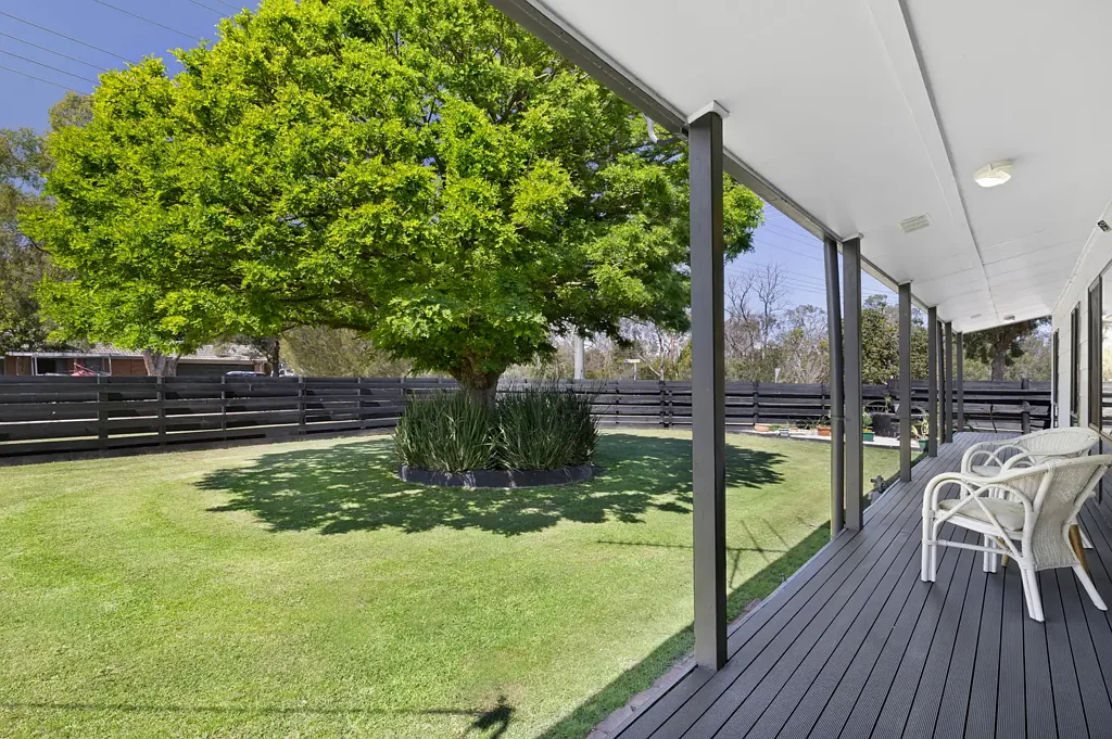 Crib Point 4 Slaapkamer Charming Family Home on a Generous Corner Block