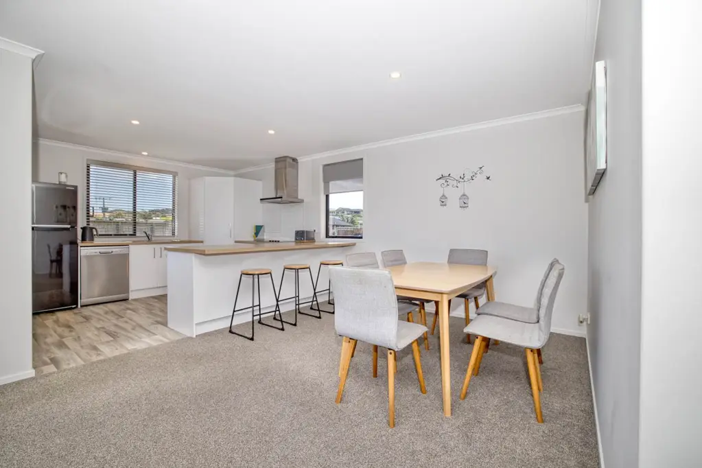 Mangawhai Heads 3Kwarto Versatile & Modern For Under 1 Million