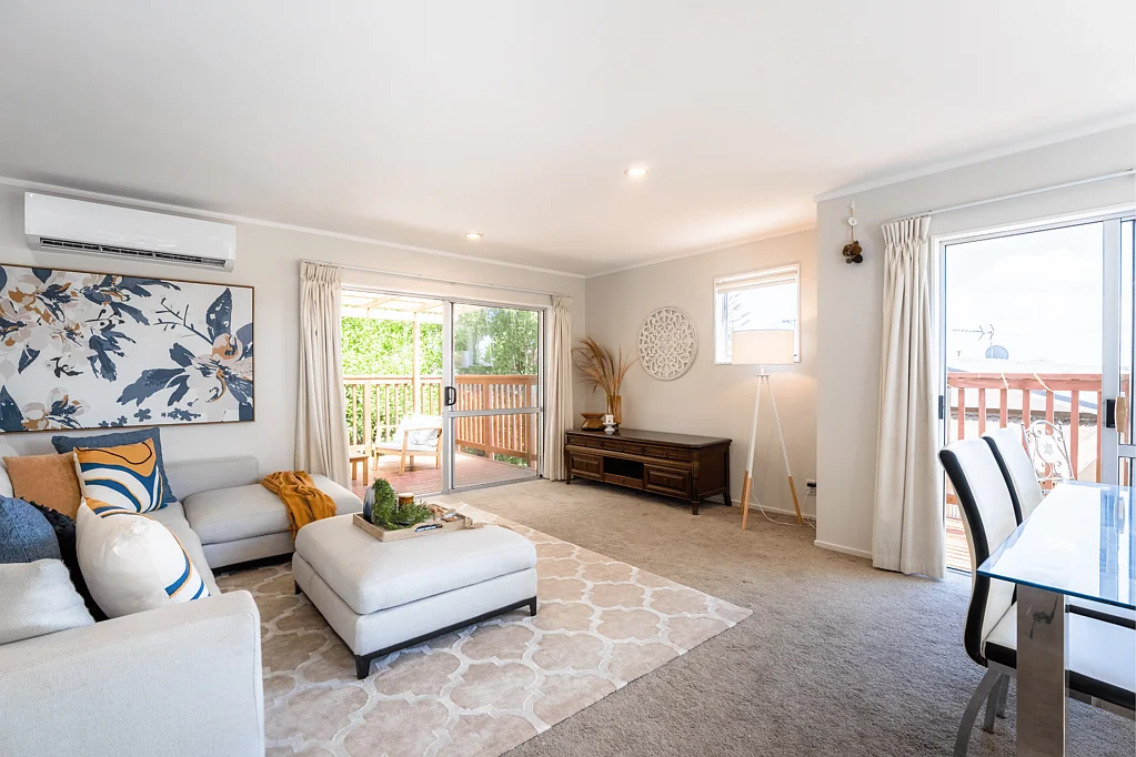 2/13 Fairclough Road, Beach Haven, North Shore City, Auckland