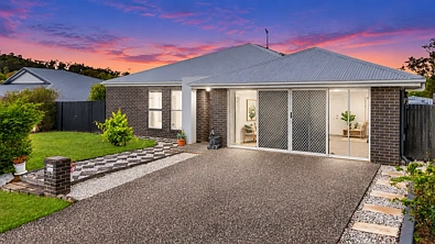 Glenvale 4房 现代家庭舒适与绝佳投资机会的完美结合！ Modern Family Comfort Meets an Excellent Investment Opportunity!