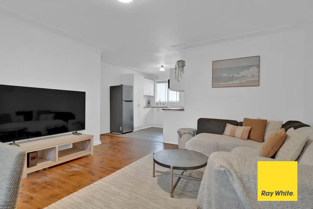 Gosford 2ਬੈੱਡਰੂਮ Entry Level Unit in a Convenient Location