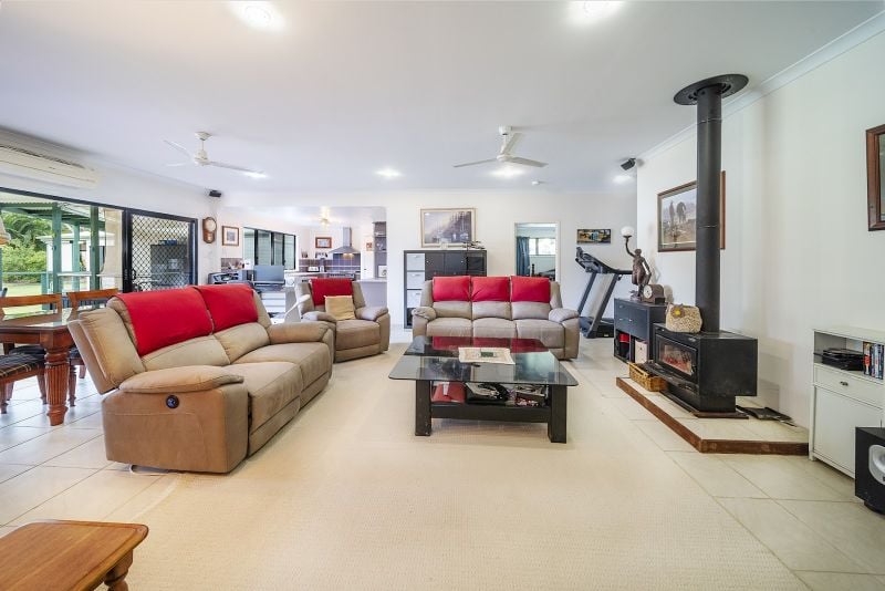 171 QUEEN ELIZABETH DR, COOLOOLA COVE QLD 4580, 0 Kuwarto, 0 Banyo, House