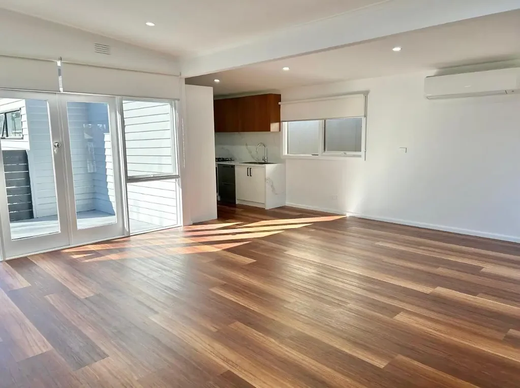 FULLY RENOVATED, PERFECT LOCATION